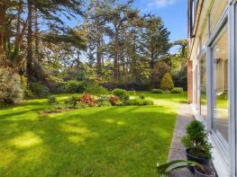 2, 48 50 Rozel Manor, Western Road, Poole BH13 6EX