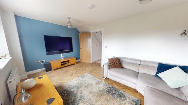 4 bed Detached for sale Image 8