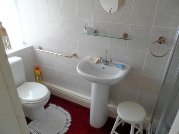 ENSUITE SHOWER ROOM