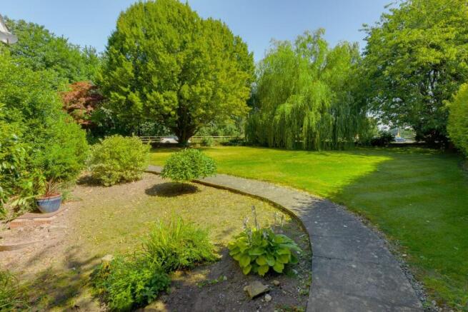 3 bed Town House for sale Image 12