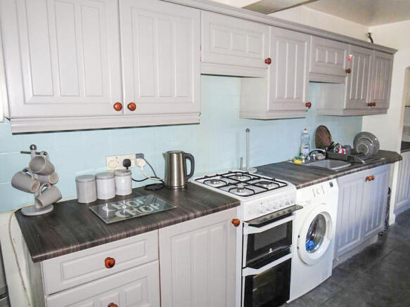 Kitchen Area: