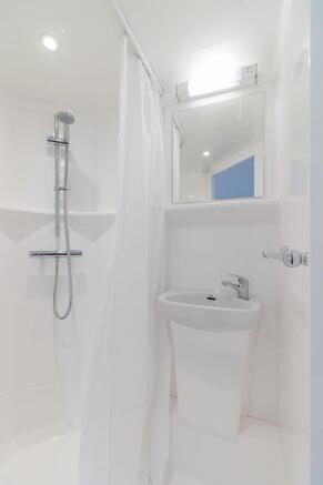 1 bed Flat Share to rent Image 9