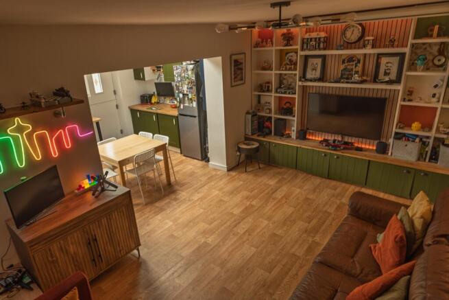 4 bed Semi-Detached for sale Image 7