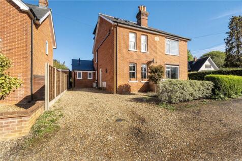 Prospect Road, Rowledge, Farnham, Surrey, GU10