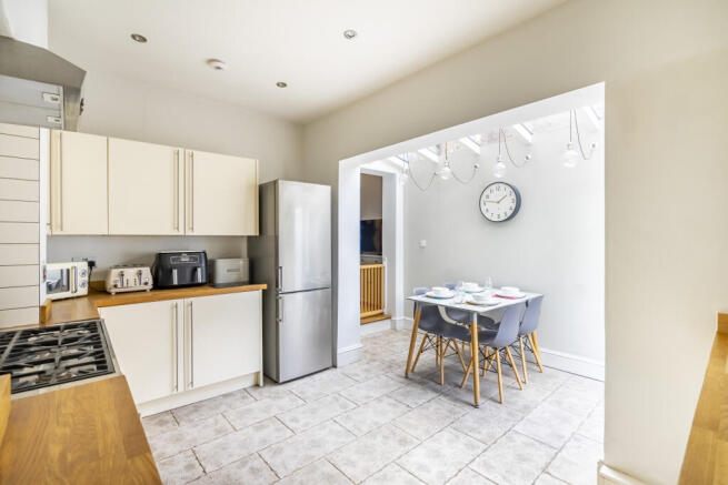 2 bed Terraced to rent Image 12