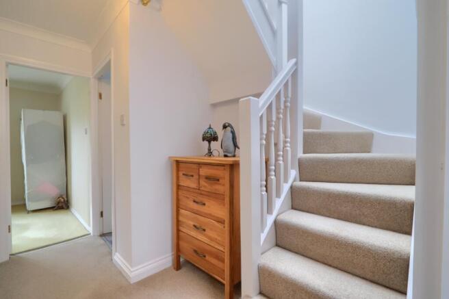 5 bed Detached for sale Image 8