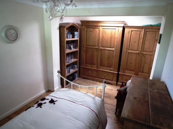 Bedroom 4 Pic 2