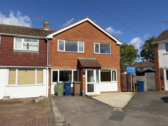 3 Bedroom End Terrace House for Sale