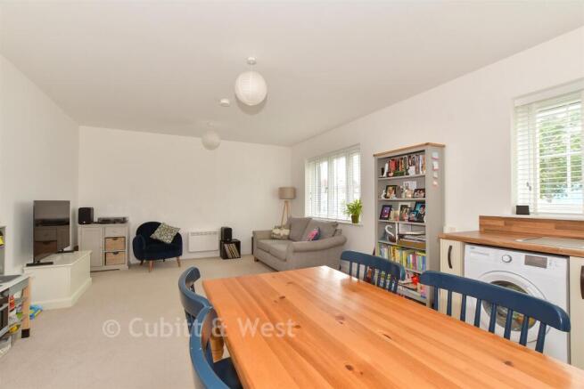 Lounge/Kitchen