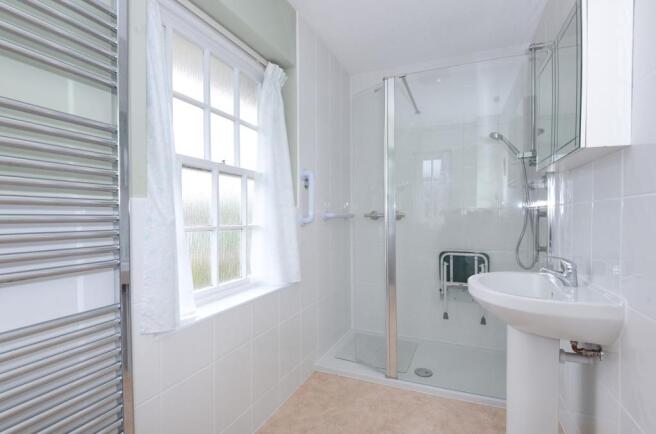 en suite to master b