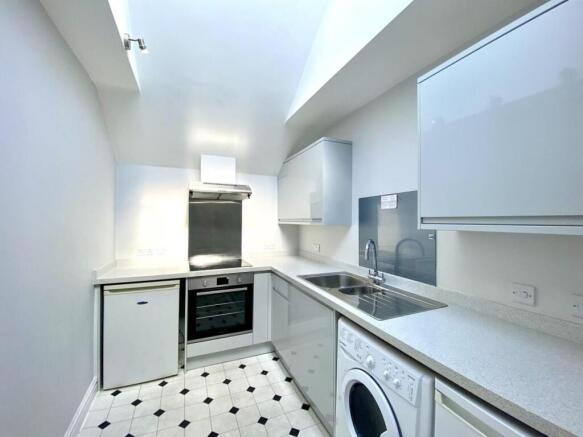 KITCHEN 2.jpg