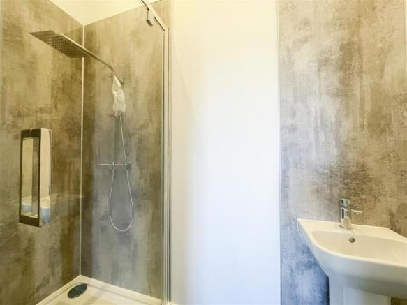 3 bed Barn Conversion to rent Image 9