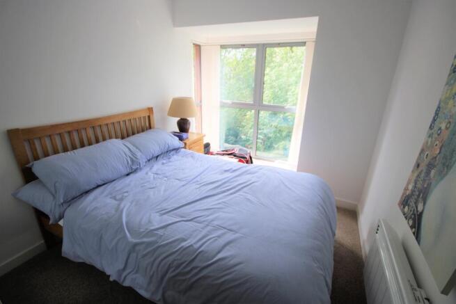 2 bed Flat to rent Image 9