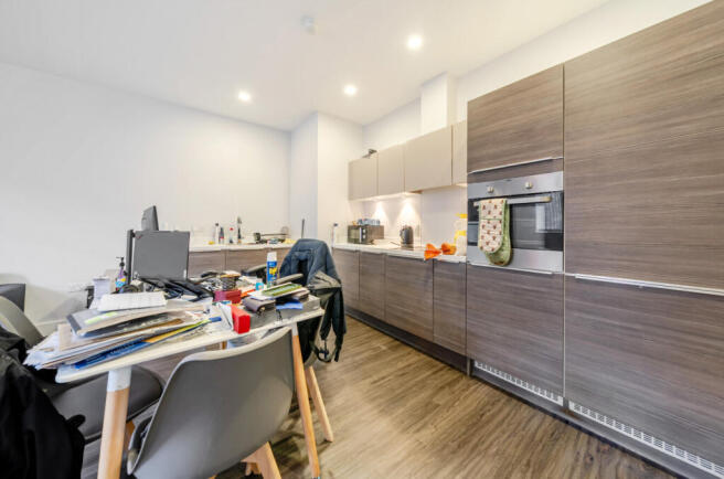 2 bed Flat for sale Image 4