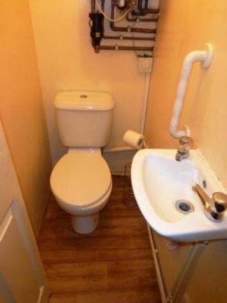 Cloakroom/wc