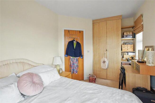 3 bed Apartment for sale Image 6