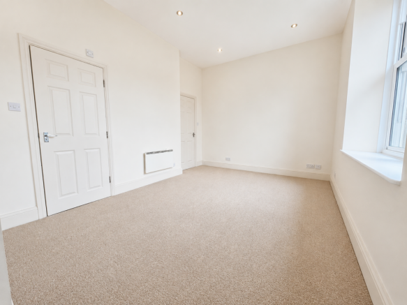 2 bed Apartment to rent Image 7