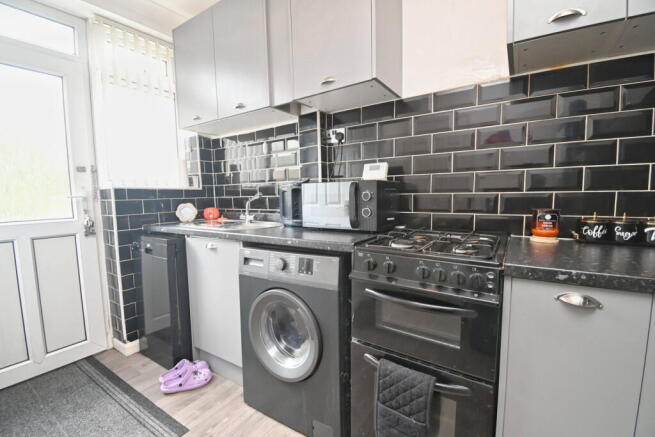 3 bed Terraced for sale Image 5
