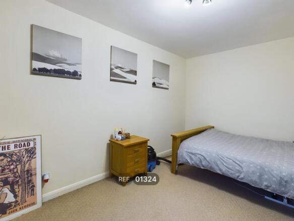 2 bed Apartment to rent Image 12