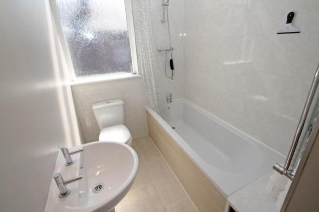 4 bed Terraced to rent Image 11