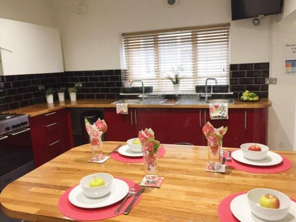 Kitchen 2 (1)_lge