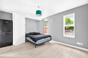 Flat 28, 261 Noble Court, Church Road, Mitcham CR4 3EX