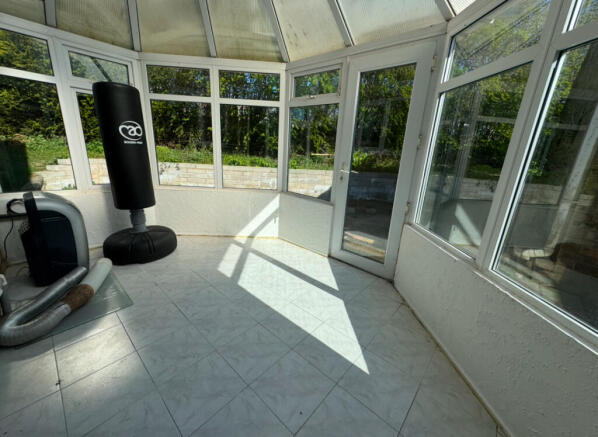 2 bed Detached to rent Image 4