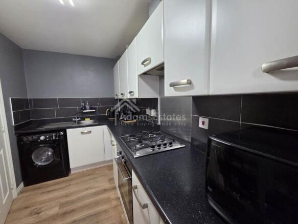 3 bed Semi-Detached for sale Image 6