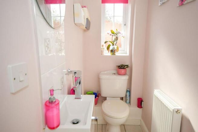 Cloakroom/wc