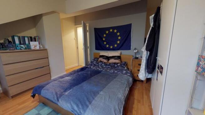 5 bed Terraced to rent Image 4