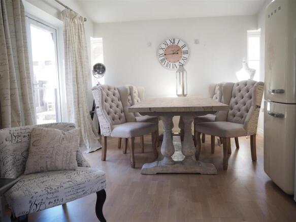 Dining Area 709