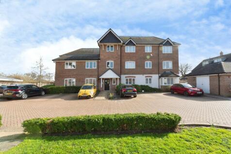 Scholars Place, Walton-on-Thames, KT12