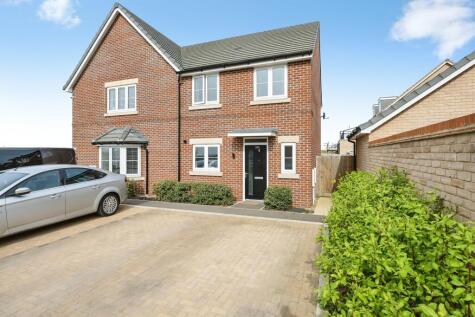 Four Chimneys Crescent, Hampton Heights, Peterborough