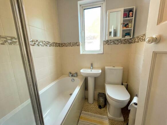 BATHROOM/W.C.