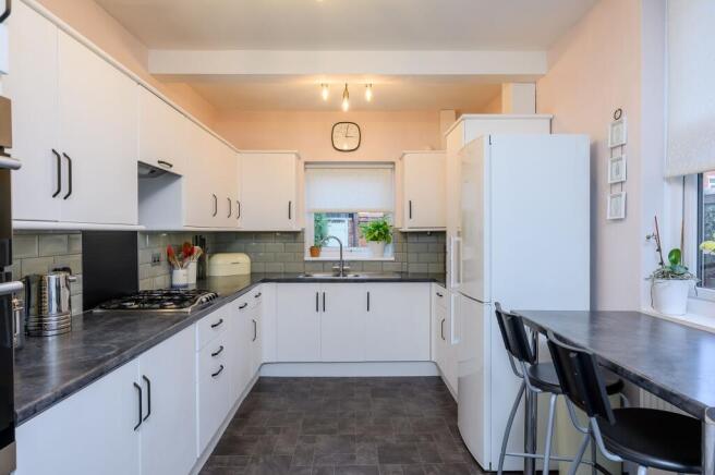3 bed Terraced for sale Image 11