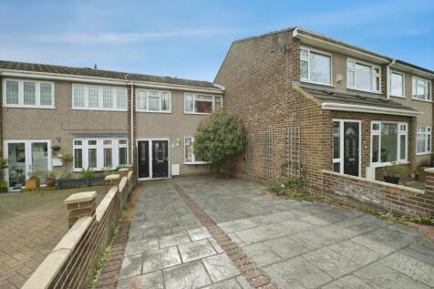 Browne Close, Romford, RM5