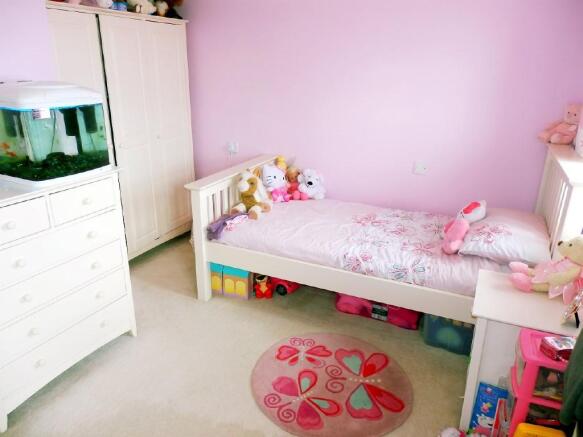 BEDROOM 2