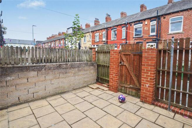 3 bed Terraced for sale Image 9