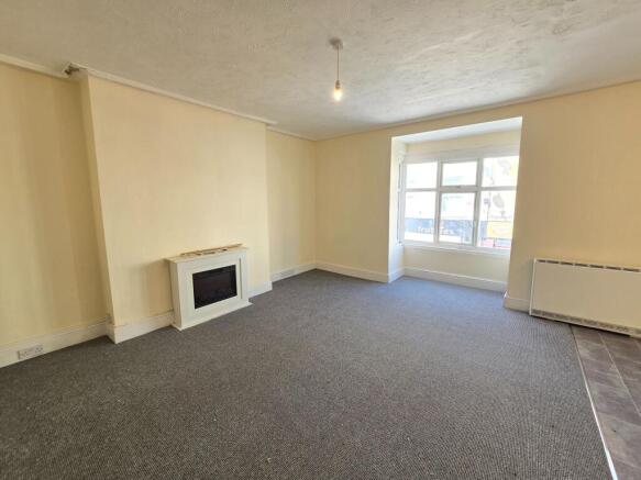 5 bed Block of Apartments for sale Image 8