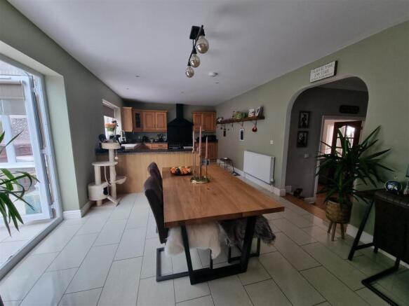 Kichen/Dining Room