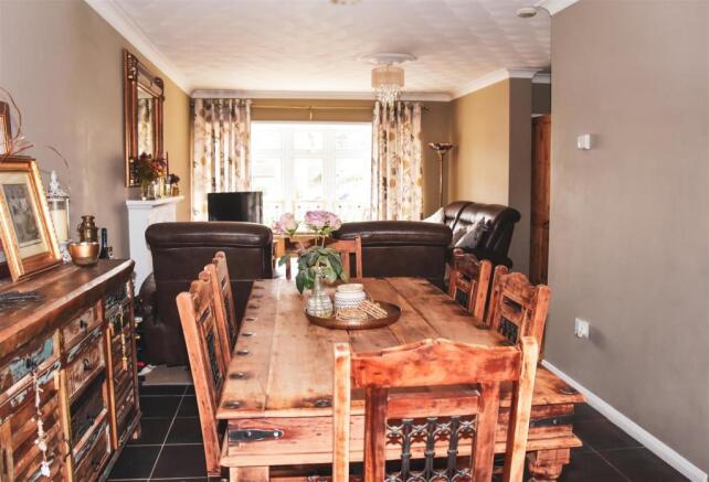005-DiningRoom.jpg