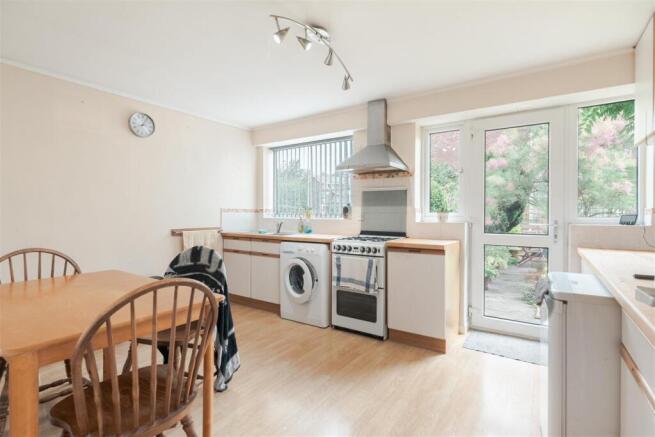 Holbeck Park Avenue, Barrow-In-Furness photo 4
