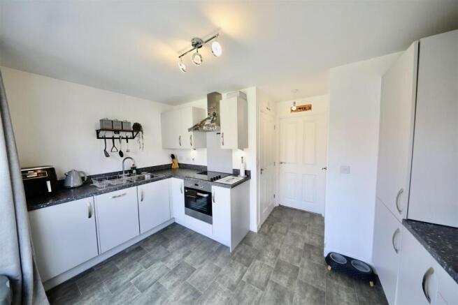 2 bed Terraced for sale Image 4