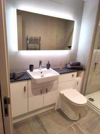 2 bed Apartment to rent Image 7