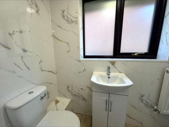 4 bed Detached to rent Image 10