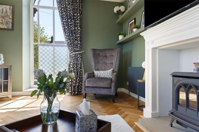 5 bed Detached for sale Image 10