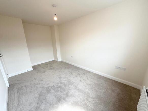 4 bed Semi-Detached for sale Image 9