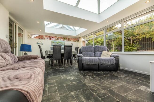 3 bed Bungalow for sale Image 6