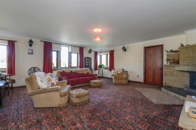 8 bed House for sale Image 8