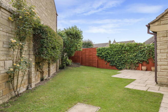 Dewey Close, Woodmancote, Cheltenham, GL52 photo 4